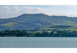 Angeln am San Giuliano-Staudamm: der Black Bass Lake